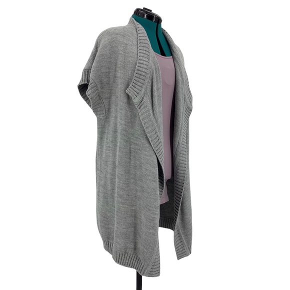 Lolë Grey Thigh Length Cap Sleeve Open Front Knit Cardigan, One Size - Picture 9 of 16